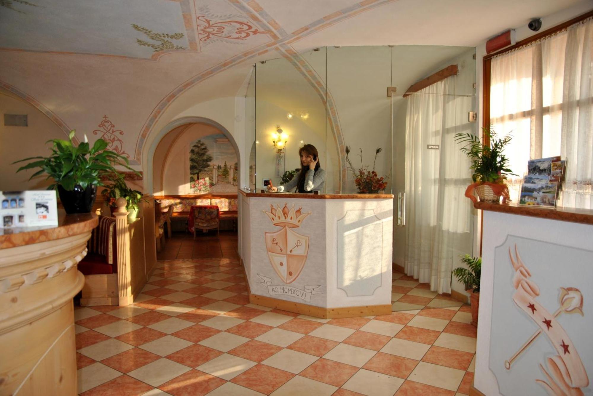 Hotel San Lorenzo San Lorenzo Dorsino Exterior photo